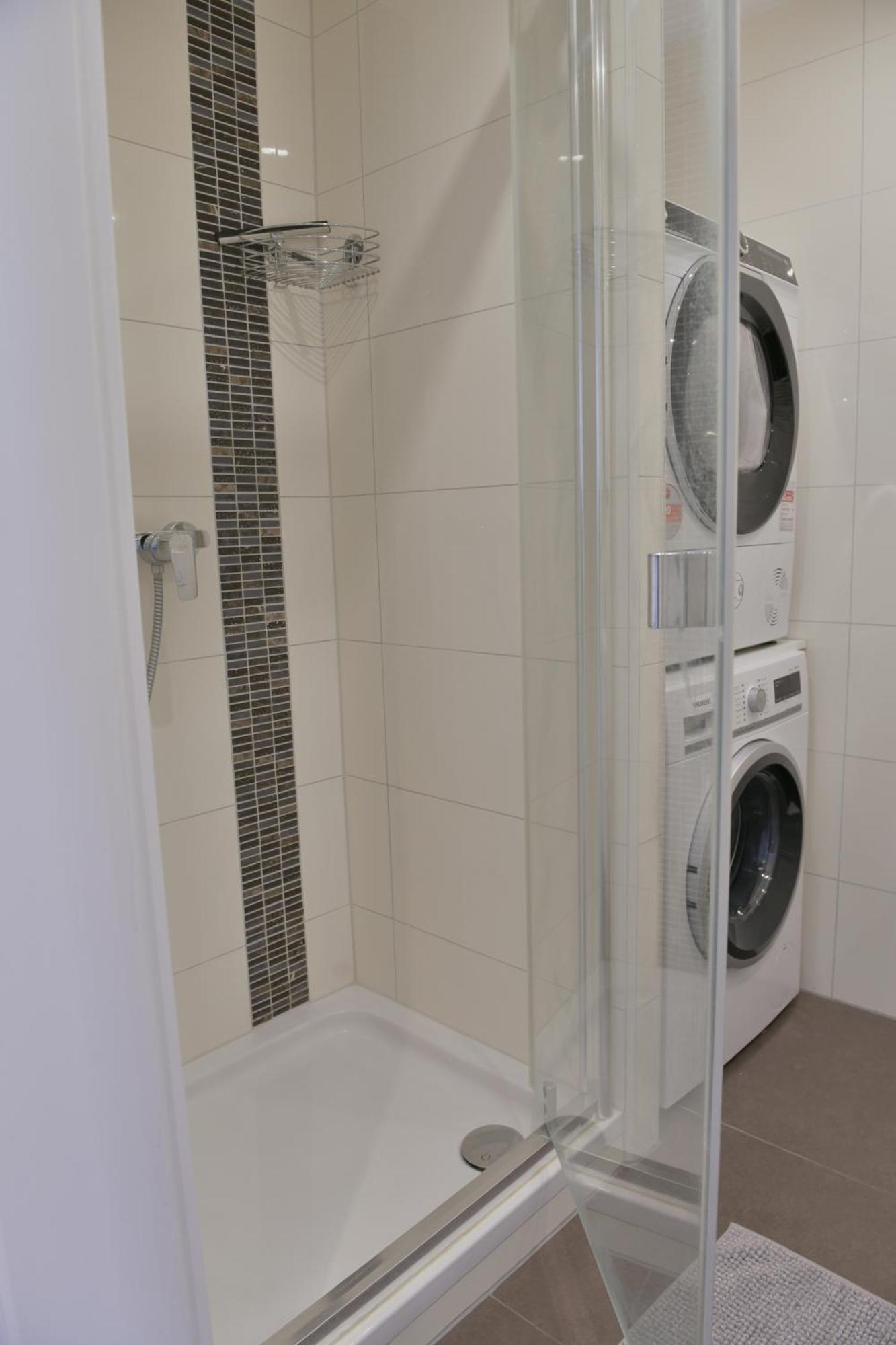 Helle, Ruhige, Moderne Wohnung, 5 Min Zu Fa Grob มินเดิลไฮม์ ภายนอก รูปภาพ